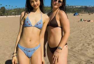 黄磊女儿晒出海边比基尼美照，不再是淑女形象