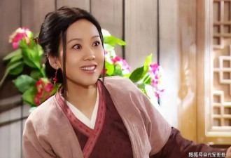 55岁闫妮近况曝光！与前夫离婚22年还是单身，如今28岁女儿比她漂亮
