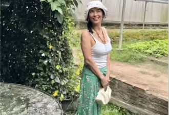 62岁韦唯走红毯,被网友批评,穿着不得体太暴露,体态太臃肿