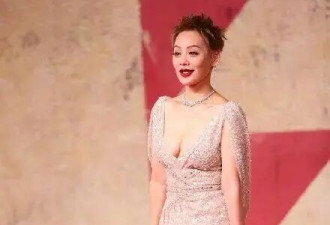 54岁宁静被批穿着不得体太暴露，自嘲“暴露狂”，你对她有啥看法