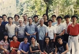 胡军喝酒喝不过就娶了人家 结婚26年零绯闻成圈里清流