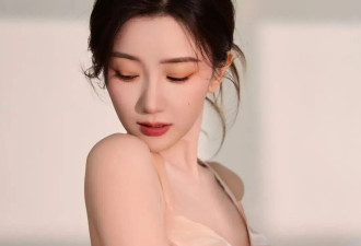 甜妹毛晓彤也能如此性感！肤白貌美大长腿身材火辣