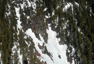 悲剧！救人时坠落雪山，大温华人山友不幸遇难