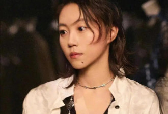 56岁王菲近况太炸了！无一根白发 谢霆锋面前活成娇俏小女生