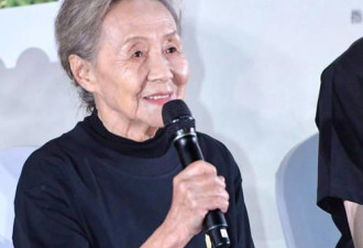 唯一女儿定居国外18年 87岁的她独居北京