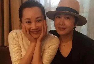 57岁许晴近况曝光，同学聚会被指没边界感不害臊，穿拖鞋肆意奔跑