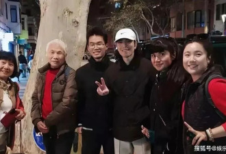 萧敬腾夫妇现身西班牙！一眼就看出俩人年龄差