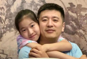 万人送别张雪峰，死里逃生卢克文