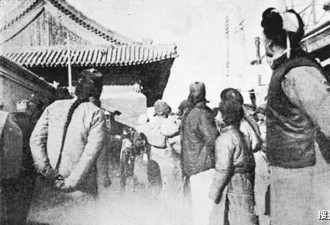 老照片：1912年袁世凯遇刺现场,三枚炸弹马死车翻