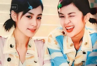 阿sa脸肿下垂皱纹明显，看林志玲眼神不屑、表情亮了