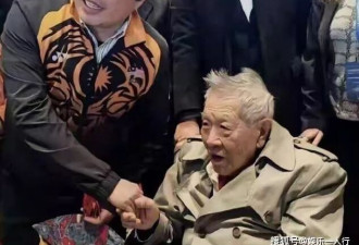 李昌钰最后露面照坐轮椅暴瘦30斤，捐出所有器官出了眼睛