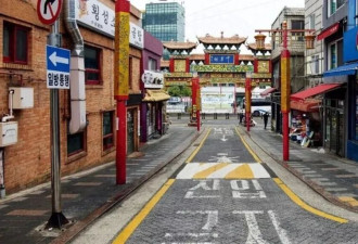 100年前的陌生人墓地，他们还在祭扫着