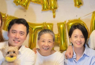 50岁梁咏琪凌晨晒庆生照，龙凤胎弟弟罕露面
