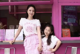 董璇带女儿现身眼科医院，9岁酒窝穿校服扎马尾