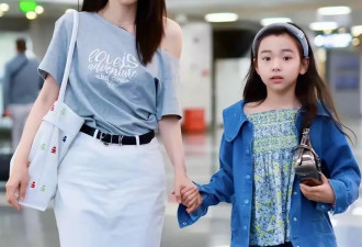 董璇带女儿现身眼科医院，9岁酒窝穿校服扎马尾