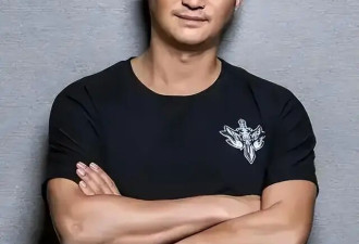 张雪峰离世才3天，52岁吴京就出现身体警报，原来一切都有迹可循