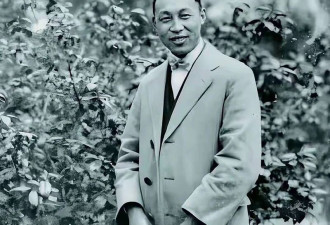 他在地图上划出了一条锁死中国人的“命运线”