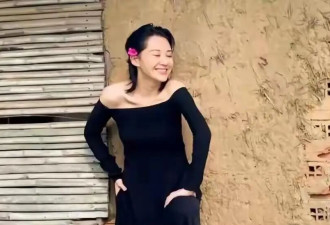 57岁许晴穿拖鞋草地身形似少女，网友惊呼她是“东方玫瑰”