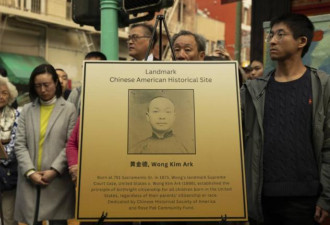 川普现身创史上首例！大法官一句话惹满场笑声