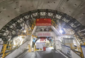 长江底下修高铁 中国基建究竟有多离谱?