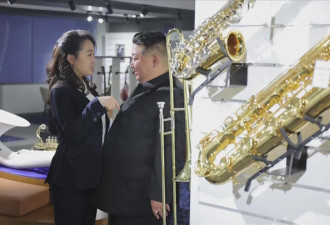 金主爱放飞自我 戳胸金正恩