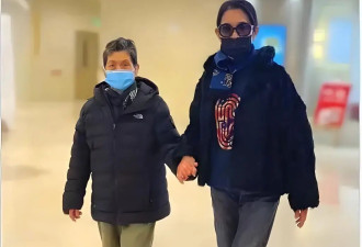 67岁倪萍：老妈94岁,我3次想送她回青岛都遭拒绝