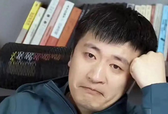 一辈子没享福，白发人送黑发人，中年丧夫晚年丧子，张雪峰母亲哭到晕厥