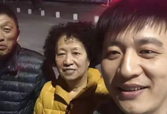 一辈子没享福，白发人送黑发人，中年丧夫晚年丧子，张雪峰母亲哭到晕厥