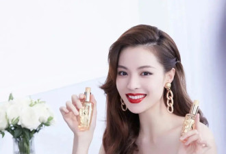 美女红星钟楚曦写真甜美妩媚！魔鬼身材太性感火辣