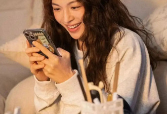 美女红星钟楚曦写真甜美妩媚！魔鬼身材太性感火辣
