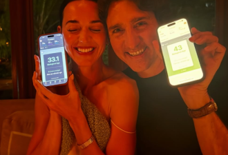 照片曝光: 谷爱凌和加拿大前总理一起滑雪! 旁边还有哈里王子!