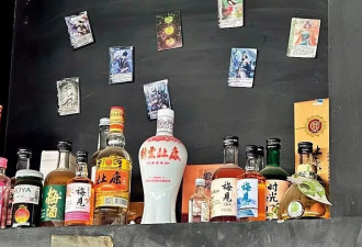清明年轻人祭扫玩新花样 曹操墓摆止痛药 诸葛亮收东风导弹