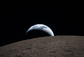 阿尔忒弥斯二号成功绕月！NASA发布震撼画面！
