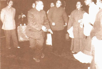 北京人艺70年往事：辉煌背后，全是代价