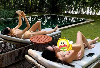 谷爱凌与何超欣在国外度假，穿泳装身材健美