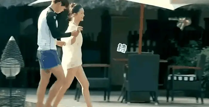李沁多次遭不同男星咸猪手，动作尺度大，引发网友批评，粉丝心疼