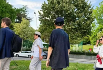 72岁成龙生日现身惠州，儿子房祖名全程陪同，近年常伴关系愈发亲密