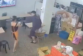 20岁男豆浆店当众自慰 老板娘不敢看 CCTV曝光警抓人