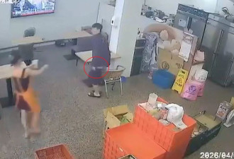 20岁男豆浆店当众自慰 老板娘不敢看 CCTV曝光警抓人