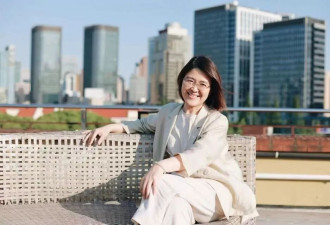 “年轻人不是不需要爱情，而是害怕”，她的课火了