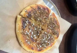 演员文章开饭店了！迎宾端盘子笑容满面
