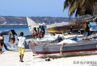 非洲小岛太奇葩 情侣要结婚必须跳海
