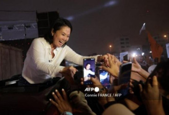她要从亲中转向亲美，这个国家要变天了