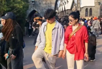 50岁胡可近况曝光！嫁给沙溢恩爱15年，如今两个儿子成为她的骄傲