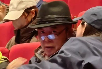 众星捧场张国立话剧！柯蓝黄志忠罕见同框