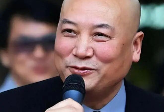 迟重瑞送别陈丽华：暴瘦一圈、双眼哭肿，背了36年的黑锅终于碎了