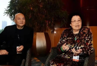 迟重瑞送别陈丽华：暴瘦一圈、双眼哭肿，背了36年的黑锅终于碎了