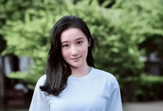 随同郑丽文访问大陆 30岁的她最亮眼