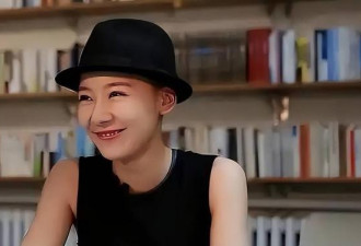 2011年全裸接受采访的那位人大女生，如今怎样