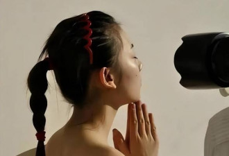 2011年全裸接受采访的那位人大女生，如今怎样